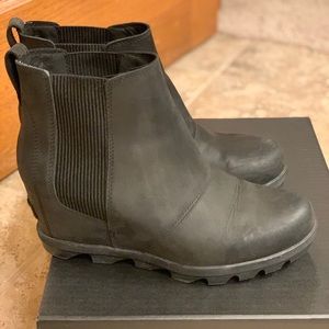 SOREL Wedge II Chelsea Boots